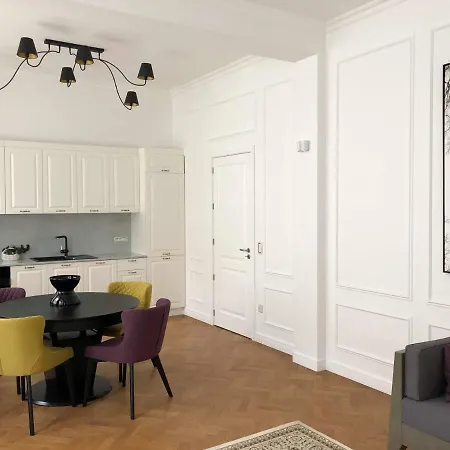 Top Center Luxury Apartament ヴァルナ